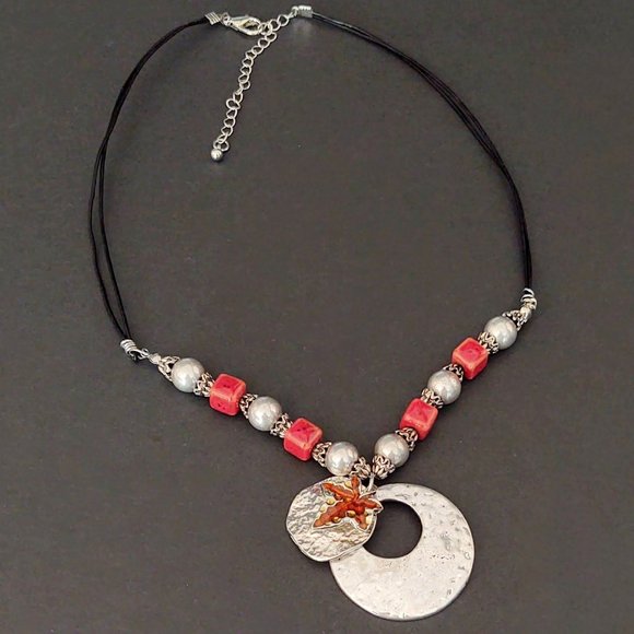 Red ceramic beads w/silver pendant necklace - Picture 6 of 16